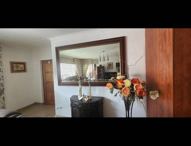2 BEDROOM TOWNHOUSE FOR SALE IN EIKE PARK